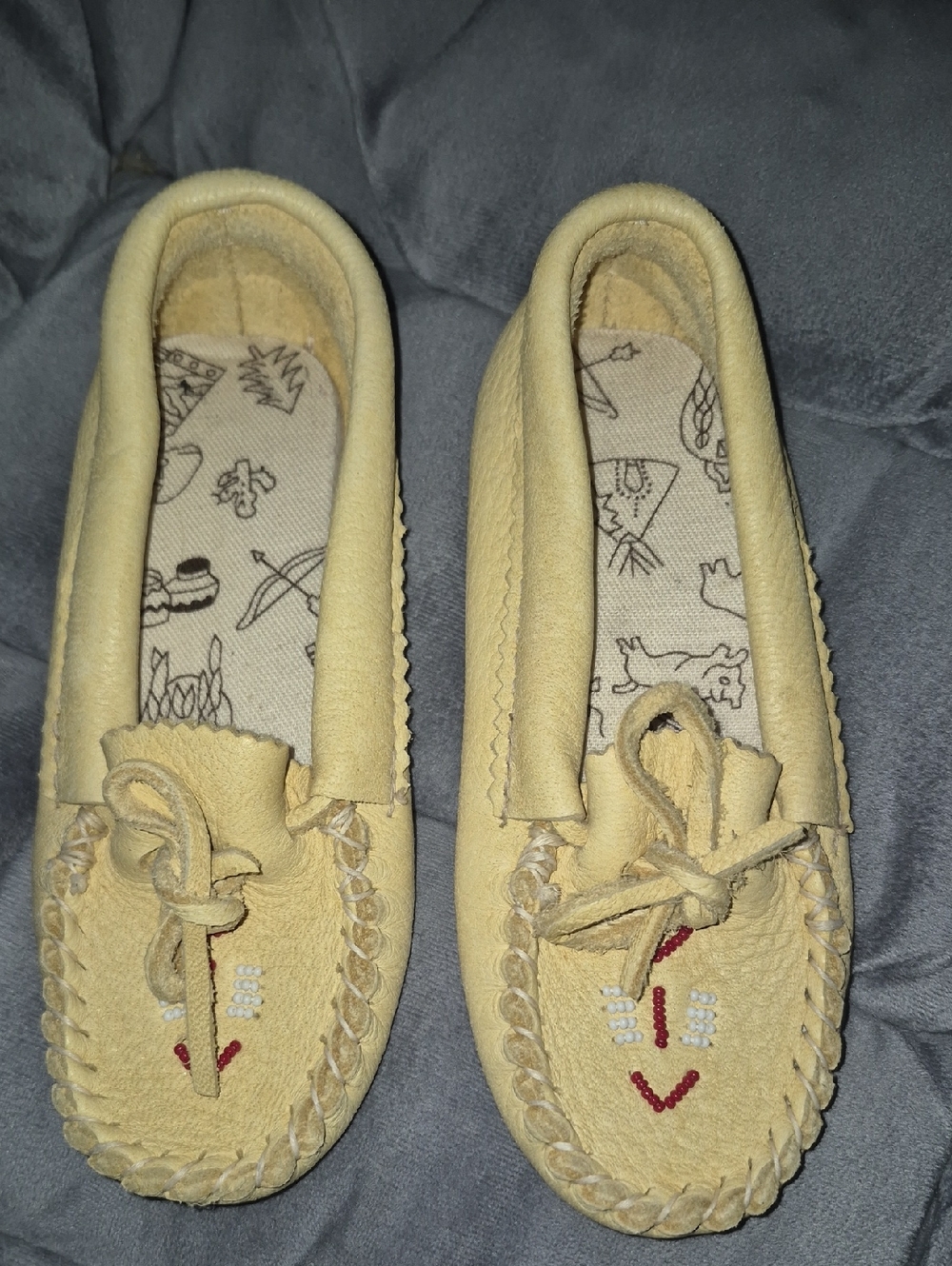 Laurentian Unisex Toddler Leather Beaded Moccasin Slippers..size 12